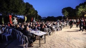 Buca'da ilk iftar sofrası Mevlana Tesisleri'nde kuruldu