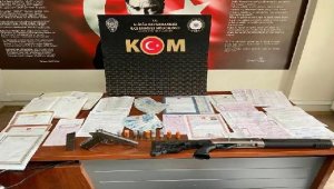 Çek, senet, silah! İzmir'de tefecilere baskın