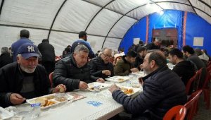 Çeşme Belediye Başkanı Oran, iftarda vatandaşlarla bir araya geliyor