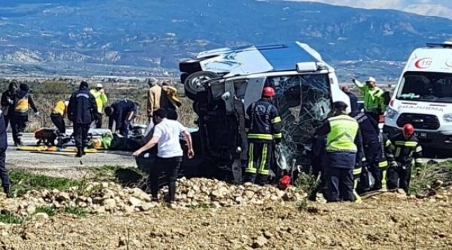 Denizli'de facia! 1 ölü, 22'si turist, 24 yaralı