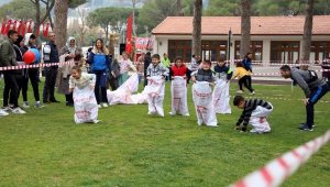 Depremzede çocuklar için Tekstil Park'ta etkinlik