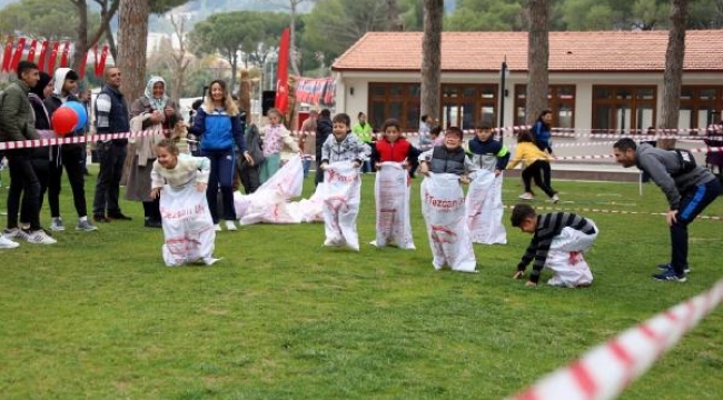 Depremzede çocuklar için Tekstil Park'ta etkinlik