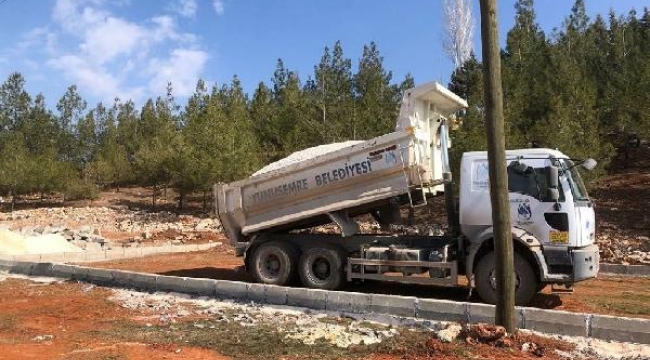 Depremzedeler için kurulacak konteyner evlerin zemin tesviyesine destek