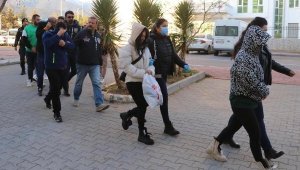 Depremzedeleri dolandıran 12 kişi tutuklandı