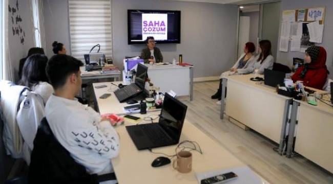 Depremzedelerle iletişim kuracak çalışanlara psikolojik ilk yardım eğitimi