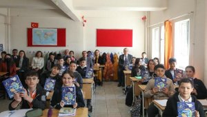 Dokuz Eylül Üniversitesi 'Herkes İçin Bilim' adlı kitap yayınladı