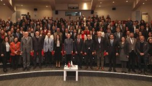 Dokuz Eylül'de 124 akademisyene profesörlük belgeleri verildi