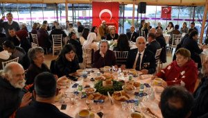 Foça'da şehit ve gazi yakınları iftarda bir araya geldi