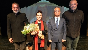 Gaziemir'de, Türkan Saylan'ın hayatı sahnelendi