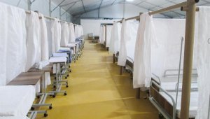 Gönüllüler, deprem bölgesinde Japon 'Karton Bölme Sistemi' kurdular