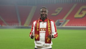 Göztepe'de Ngalina etkisini gösterdi