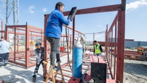 Hatay'da 200 aileyi barındıracak konteyner kent için çalışma sürüyor