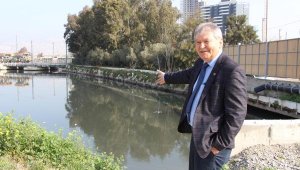 İzmir bu yıl erken 'kokmaya' başladı