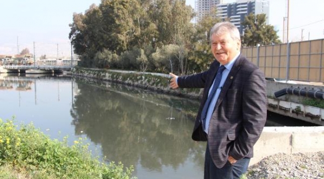 İzmir bu yıl erken 'kokmaya' başladı