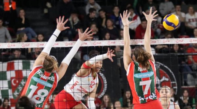 İzmir derbisinde Göztepe, Karşıyaka'yı geçti