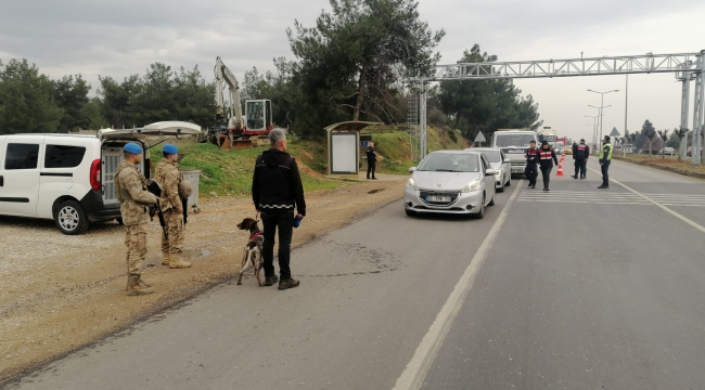 İzmir Jandarması iki ilçede 5 bin kişiyi sorguladı