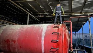 İzmir'de 254 ton kaçak akaryakıt ele geçirildi