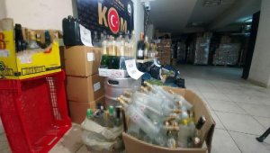 Eğlence mekanlarına sahte içki üretiyorlardı