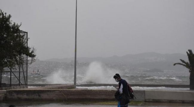 İzmir'de kuvvetli rüzgar ve fırtına uyarısı