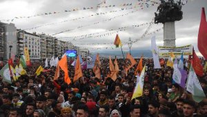 İzmir'de nevruz etkinliğinde konuşan Baş: Bizi açlıkta birleştirdiler