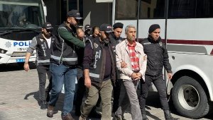 İzmir'de operasyon: 12 kişi tutuklandı, 35'i adliyede