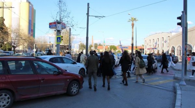 'İzmir'de yaya güvenliği tehlike altında'