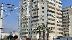 İzmir'de çürük binanın yıkımı, yargı kararıyla durdu