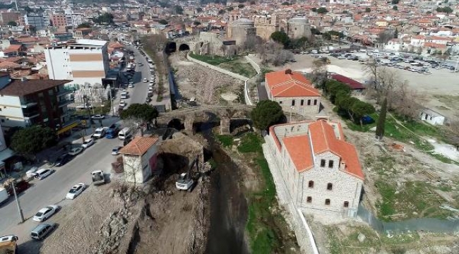 İzmir'in ikinci antik kanalı Bergama Selinos Deresi'nde sona yaklaşıldı