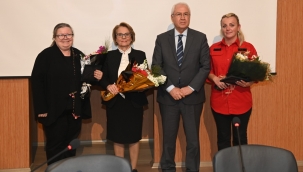 Karabağlar'da panel: Depremde kadın olmanın zorluğunu anlattılar