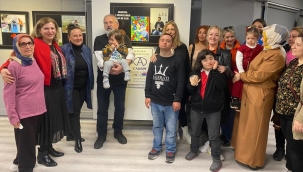 Konak Belediyesi'nin Biz'im Fotoğraf Sergisi +1 mutluluk yaşattı