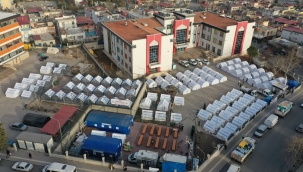 Konak Belediyesi'nin Maraş'ta kurduğu çadır kentinde hayat başladı