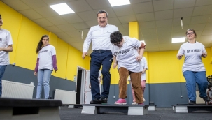 Konak Engelsiz Yaşam Köyü'nün yeni spor salonu faaliyete geçti