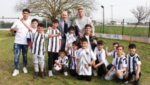 Manisa FK'dan depremzede çocuklarla maç