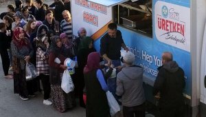 Manisa'da depremzedelere iftar yemeği ve sahur kahvaltısı