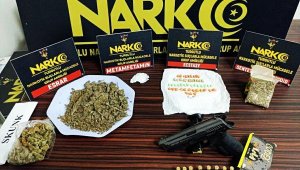 Manisa'da uyuşturucu operasyonu; 2 tutuklama