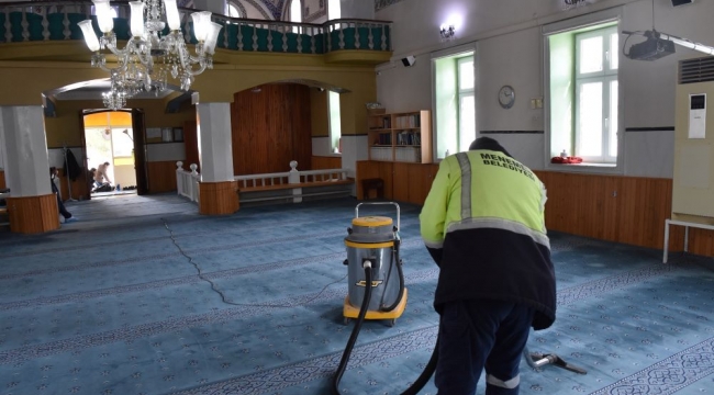 Menemen Belediyesi, Ramazan öncesinde camileri temizliyor