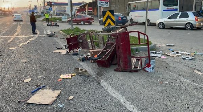 Motosikletle elektrikli bisiklet çarpıştı: 2 ölü