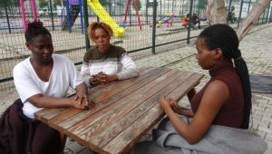 Ölüme itilen hamile göçmenler yaşadıklarını anlattı