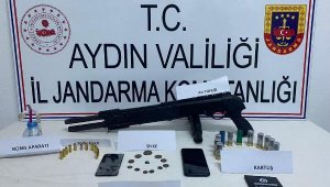 Otomobilinden sikke, hap ve pompalı tüfek çıkan sürücü aranıyor