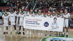 Pınar Karşıyaka'dan kansere karşı pembe gözlük