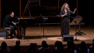 Piyanist Fazıl Say ile Serenad Bağcan depremzedeler için sahne aldı