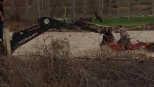 Sele kapılan traktörü kurtarıldı, teşekkür etti