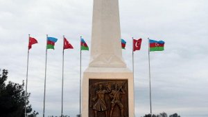 Tarihi Gelibolu'da 'Azerbaycan Anıtı' törenle açıldı