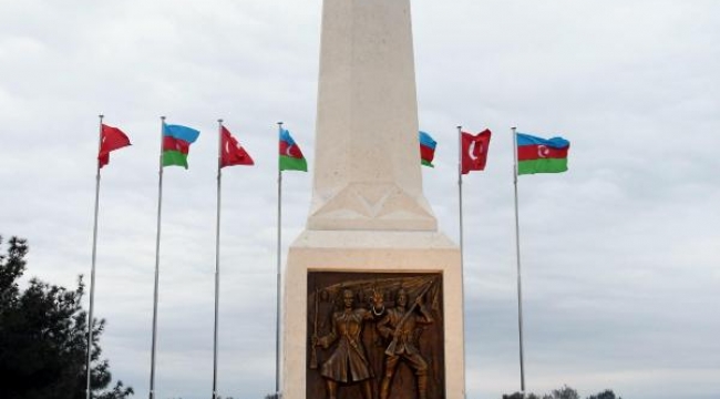 Tarihi Gelibolu'da 'Azerbaycan Anıtı' törenle açıldı