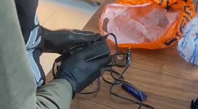 Uyuşturucuyu şarj aletinin içine gizledi, yakalandı