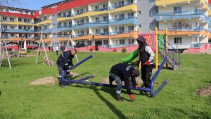Yunusemre Belediyesi'nden depremzede çocuklar için oyun parkı