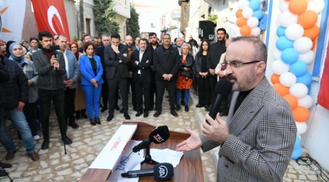 AK Parti'li Turan'dan Yunanistan Dışişleri Bakanı Dendias'a Bozcaada daveti