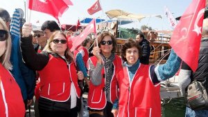 Atatürk'ün Foça'ya gelişinin 89'uncu yılı coşkuyla kutlandı