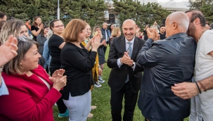 Başkan Soyer'den sağlık personeline teşekkür