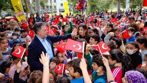 Bayraklı'da 23 Nisan Çocuk Bayramı şenlikleri erken başladı